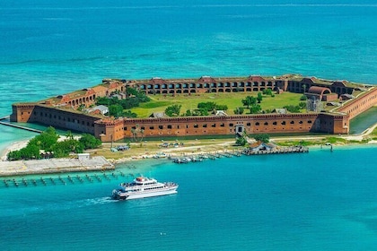 Gita di un giorno al Parco Nazionale Dry Tortugas in barca privata di lusso