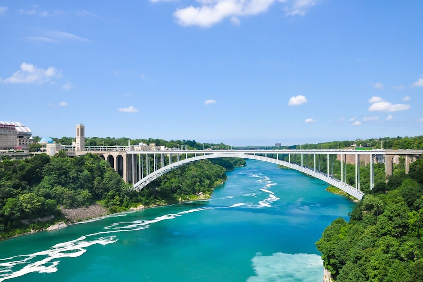 Niagara Falls Explorer: A Self-Guided Walking Tour