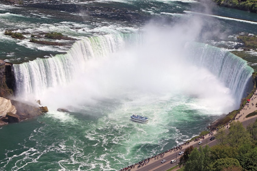 Niagara Falls Explorer: A Self-Guided Walking Tour