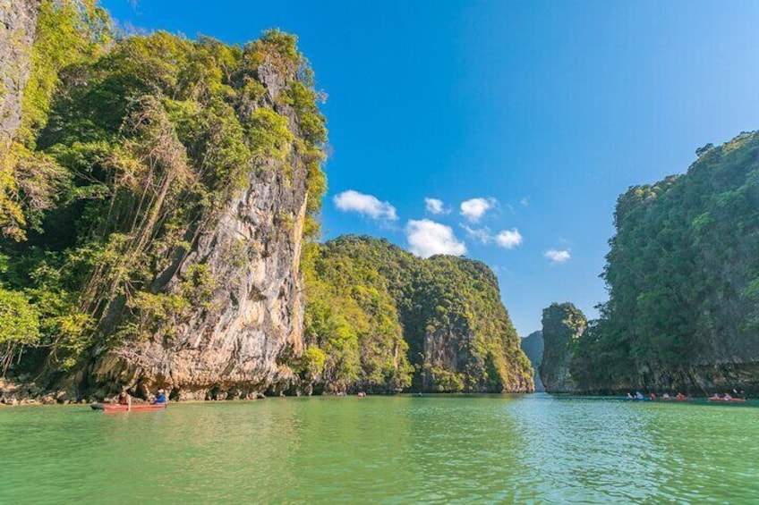 Khaolak: Early Bird James Bond Island and Elephant Sanctuary Tour