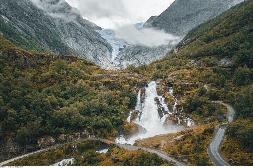 4 Hour Briksdal Glacier Tour in Briksdalsbreen Oldedalen