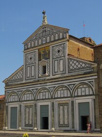 Van dengan pemandangan dan Galeri Accademia di Florence