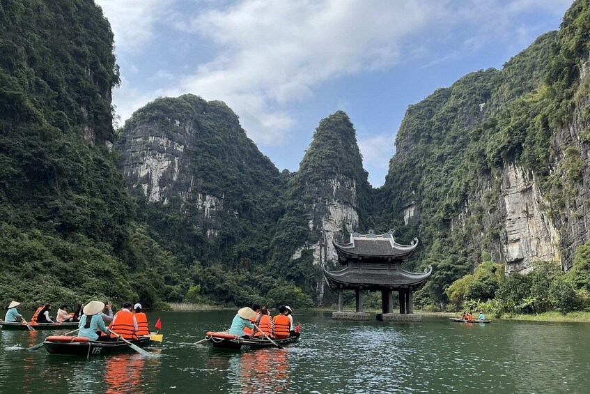 Vietnam: Majestic Bai Dinh - Trang An Tour