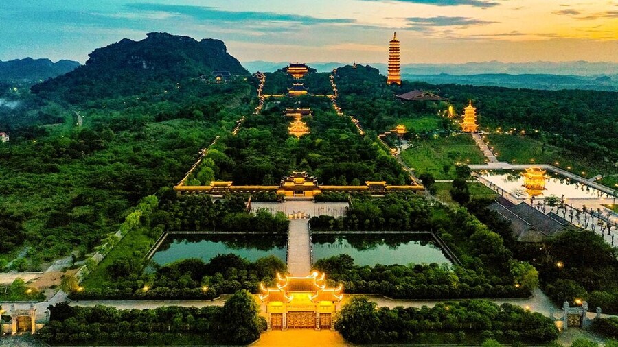 Vietnam: Majestic Bai Dinh - Trang An Tour