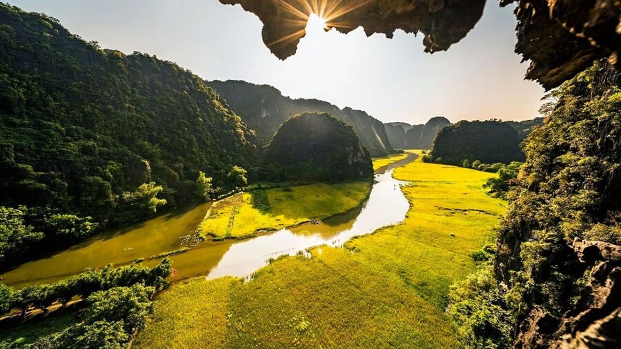Vietnam : Hoa Lu - Tam Coc Day Trip