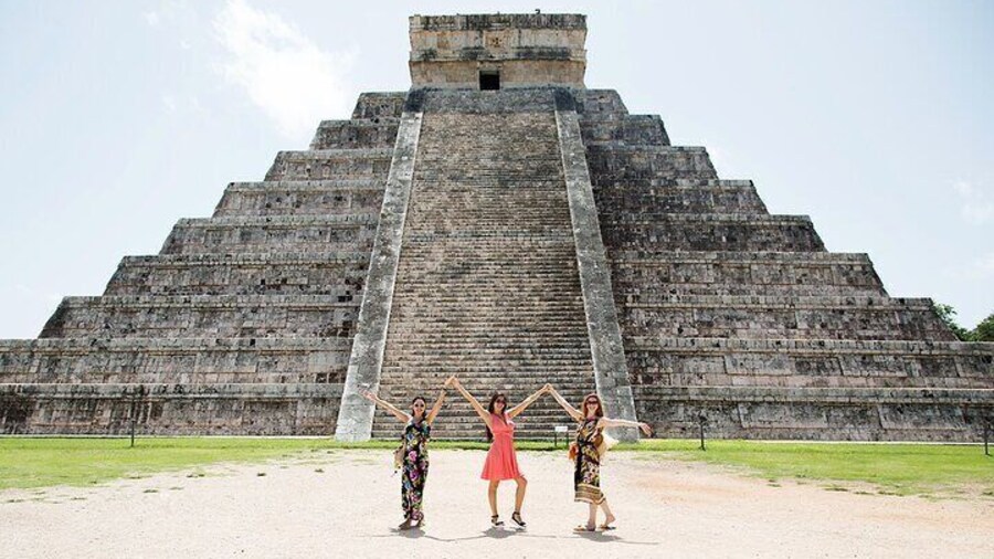 Full day Chichen Itza Tour with Valladolid and Cenote Experience