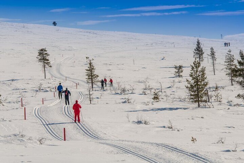 Get to know skiing Saariselkä