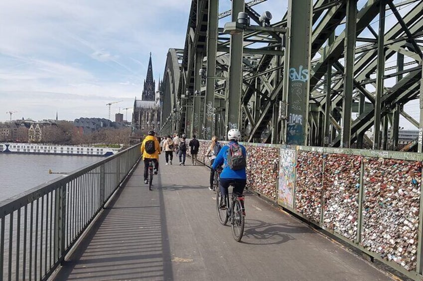 Exclusive E Bike Tour of Cologne with Guide in Small Group 