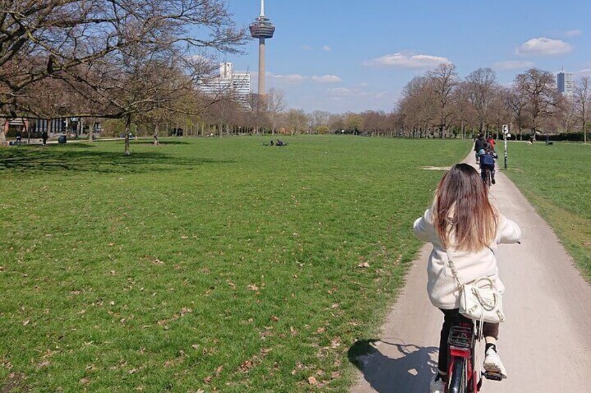 Exclusive E Bike Tour of Cologne with Guide in Small Group 