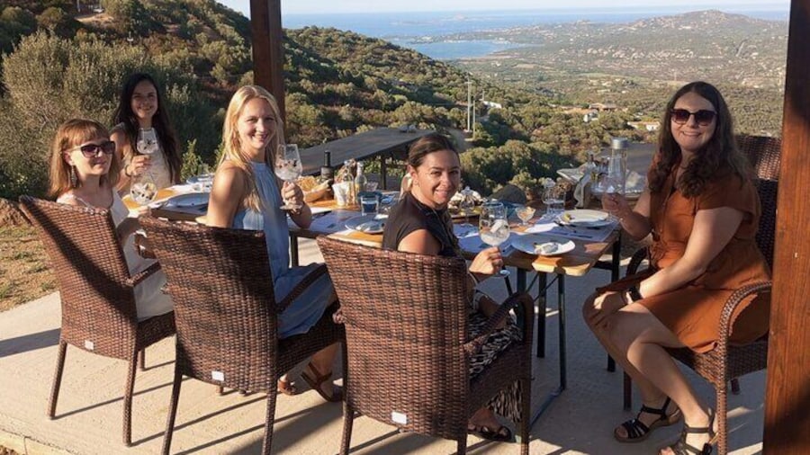 Olbia: visit a gin-making factory with tasting