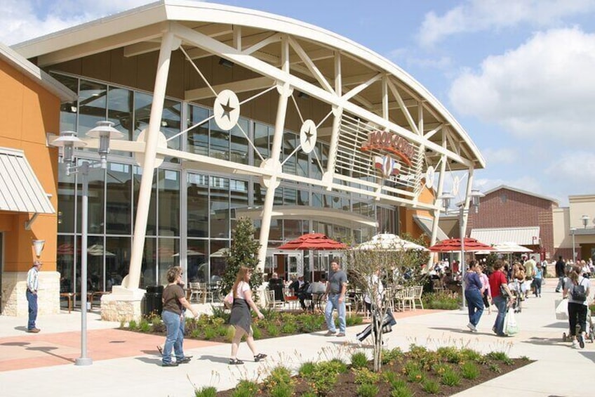 Private Shopping Tour from Houston to Houston Premium Outlets