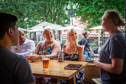 圣地亚哥小团煤气灯历史之旅串酒吧