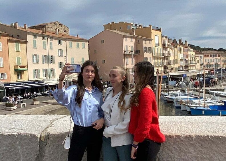 Saint Tropez : Netflix Emily in Paris Tour