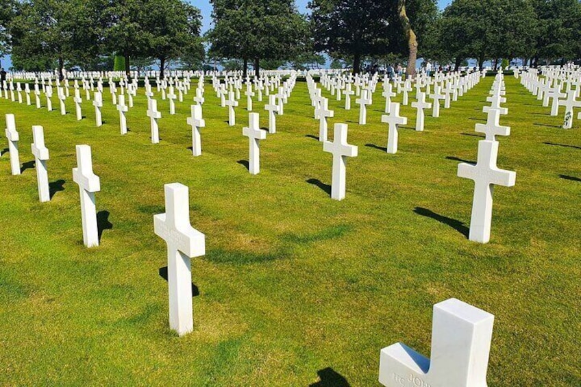 Omaha Beach and Colleville Cemetery Private Walking Tour