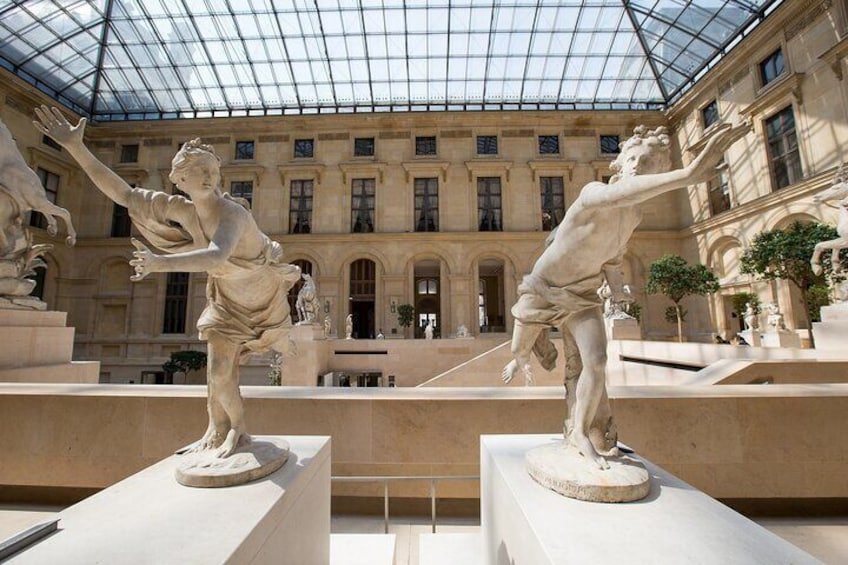 Skip The line Louvre Museum Ticket and Guided Tour