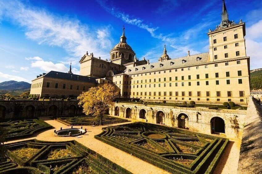 Visit of the Escorial Monastery, Palace, Gardens and Villa