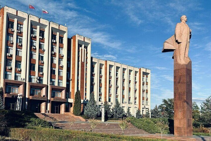 Lenin monument in Tiraspol