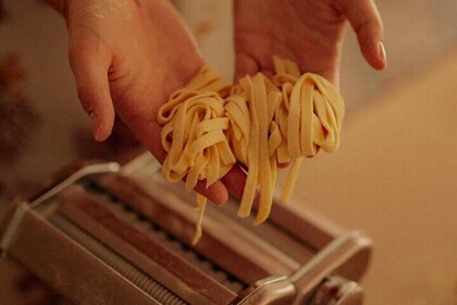 Cooking Class: Mozzarella, Fettuccine and tiramisu in Amalfi