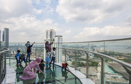 Tiket Pencakar Langit di Menara Jland di Johor Bahru