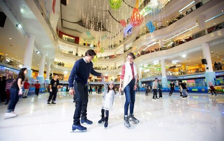 ประสบการณ์เล่นสเก็ตน้ำแข็ง Sunway Pyramid ในกัวลาลัมเปอร์