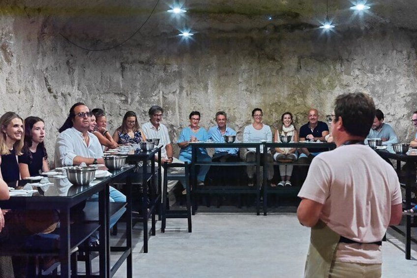 Gastronomic Experience in the Caves of Hoya de la Iglesia