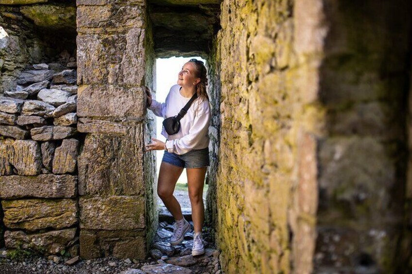 Exploring the inside of O'Briens Castle