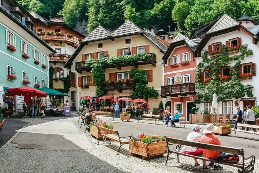 Full Day Round Private Tour to Hallstatt from Vienna