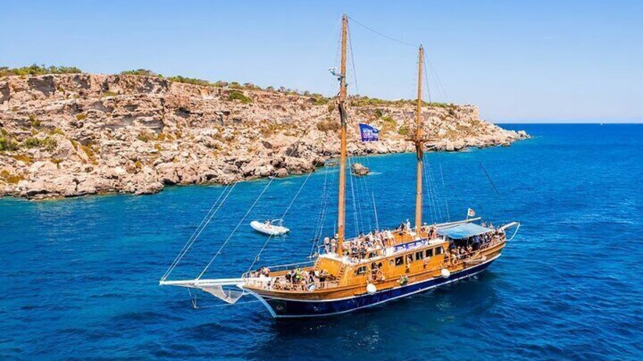 Turkish Gullet Cruise to Gozo and Comino with Lunch and Transfers