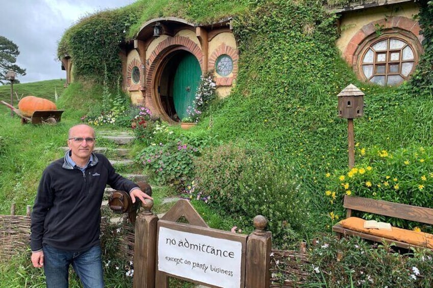 Hobbiton movie set farm