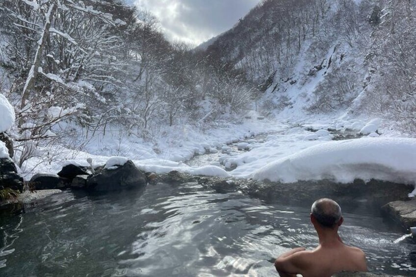 secret outdoor bath in Akiyamago Yusenkaku