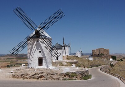 Route du Quijote : Moulins de Consuegra, Tolède et Alcala de Henares