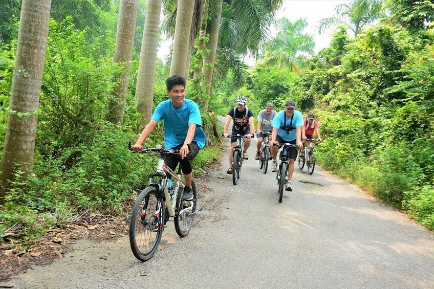 Rural Retreat Must-Try: Hanoi's Afternoon Countryside Bike Tour