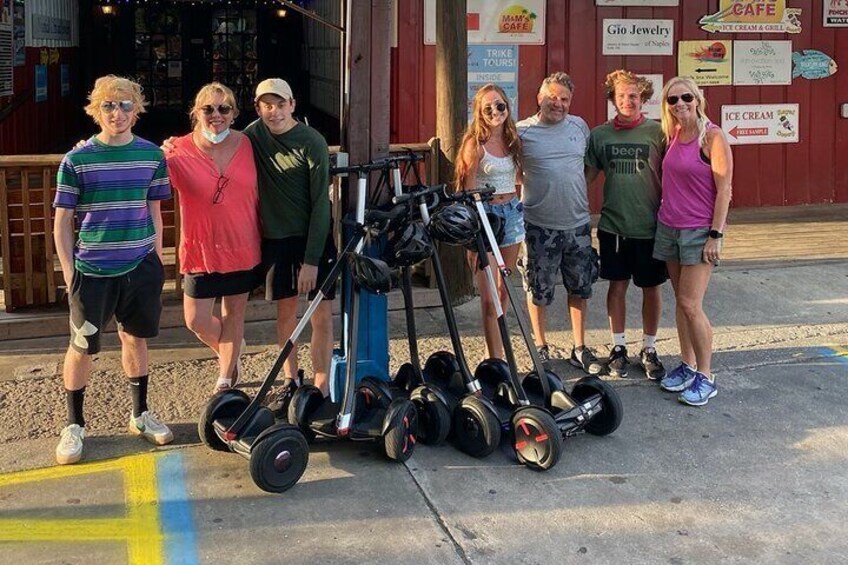 Guided Trike and Moped Tour in Downtown Naples