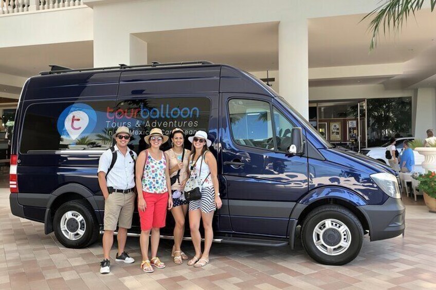 Reliable and modern vehicles for hassle-free pickups and drop-offs. Your journey starts with Tourballoon.