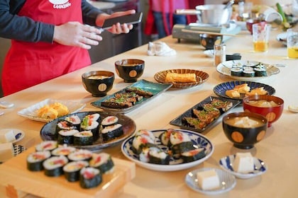 Sushi & Sake Tasting Cooking Class + Local Supermarket Visit