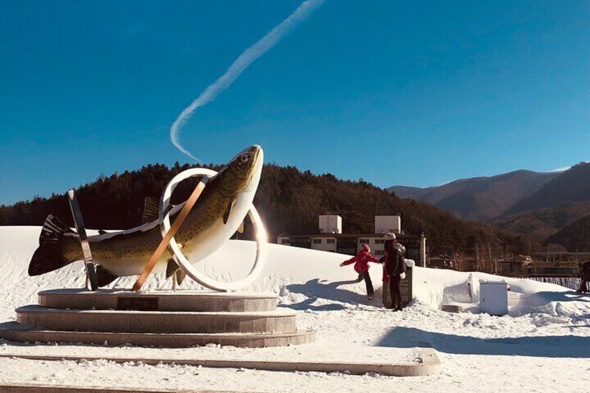 Korea Winter Ice Fishing Festival (Pyeongchang trout Festival Tent ice fishing)