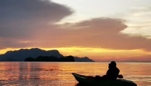 Tiket Tur Kayak Sunset Langkawi