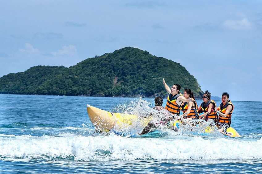 A day at the beach of Coral Island