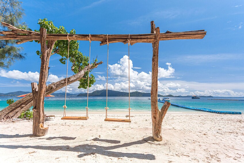A day at the beach of Coral Island