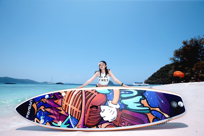 A day at the beach of Coral Island