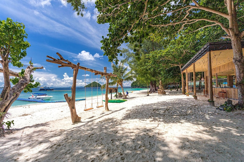 A day at the beach of Coral Island