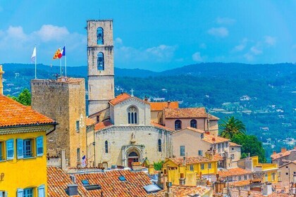 St. Tropez and Port Grimaud Sightseeing Tour from Cannes