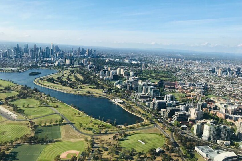 Yarra Valley Helicopter Tour to Oakridge Wines