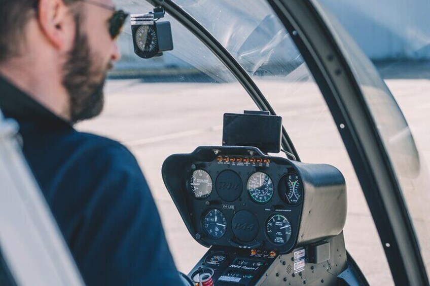 Yarra Valley Helicopter Tour to Oakridge Wines