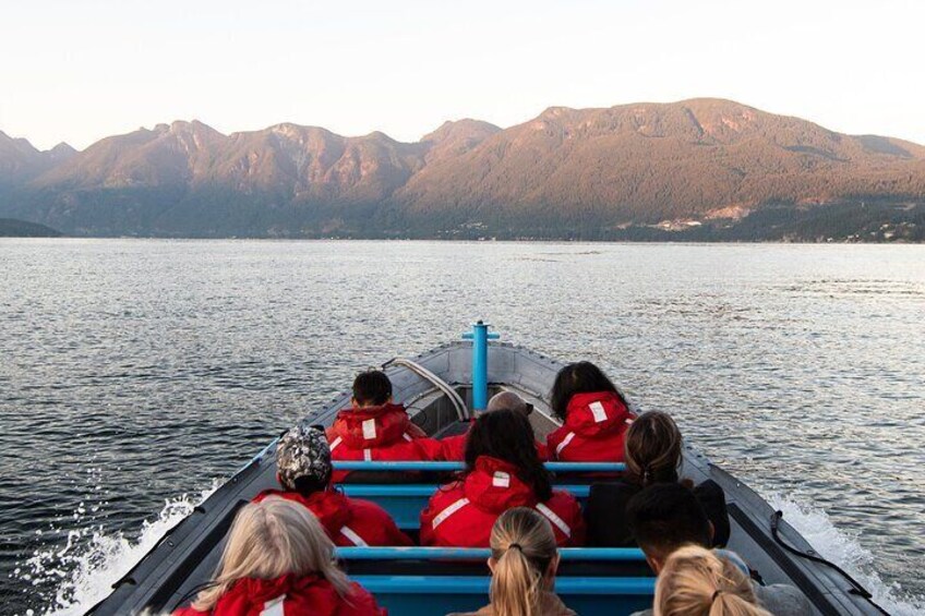 Bowen Island Boat Tour with Drinks