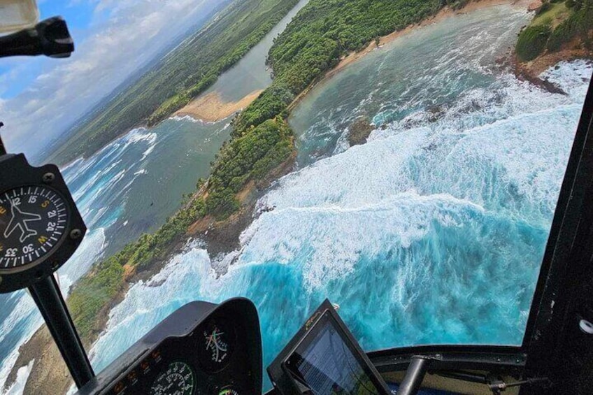 25 Minute Helicopter Tour Over Beautiful Puerto Rico