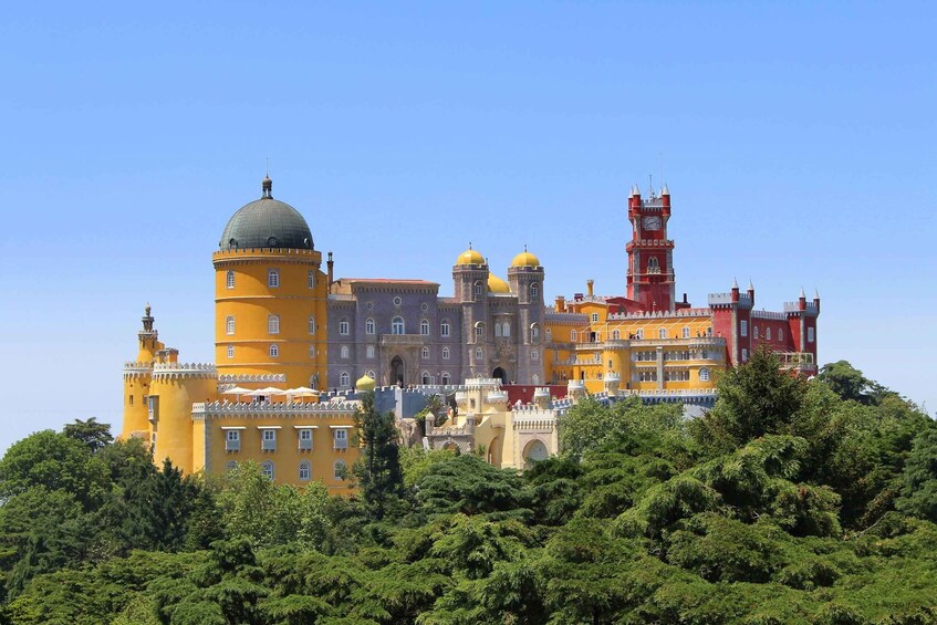 Sintra-Cascais: Private Tour w/Hotel Pickup & Palace tickets