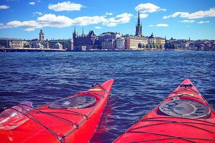 2 Hour Guided Kayak Trip in Central Stockholm