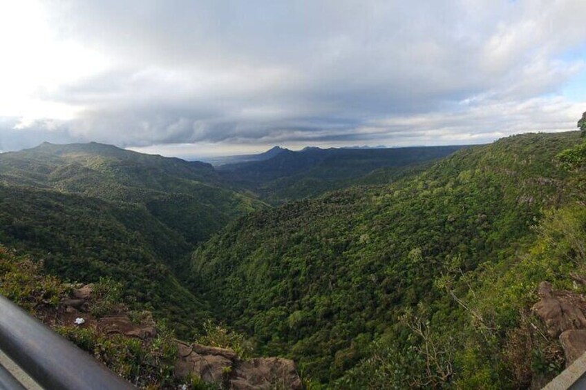 Private and Guided Tour of Mauritius South