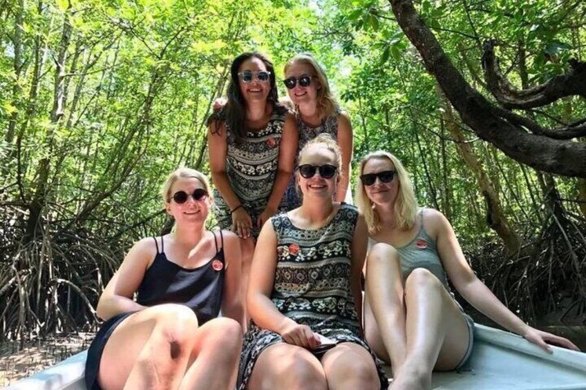 Sharing Half Day Mangrove Boat Tour With Lunch in Langkawi